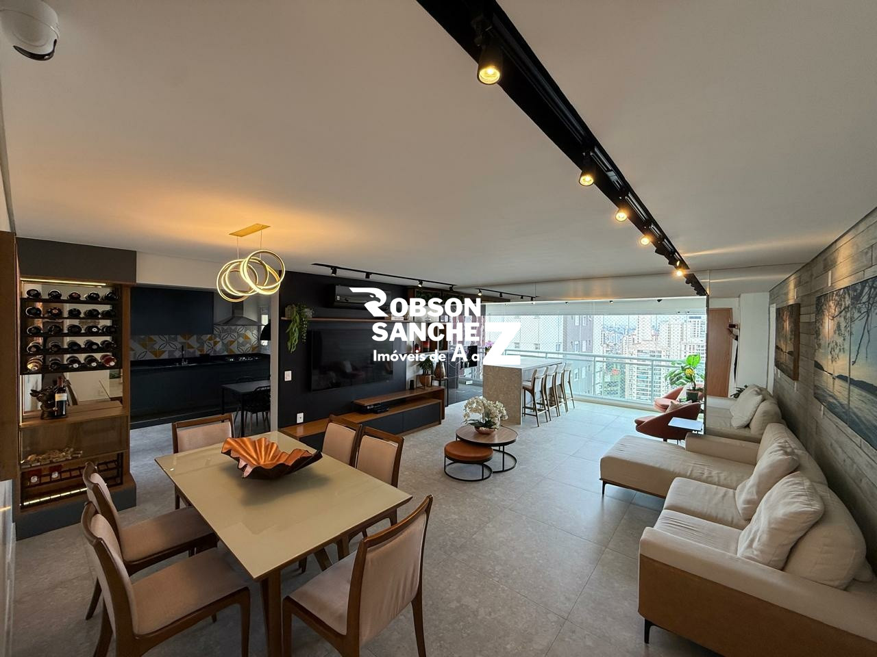 Apartamento em Andar Alto - 3 dormitórios - 3 suítes - 3 vagas na Vila Mascote !