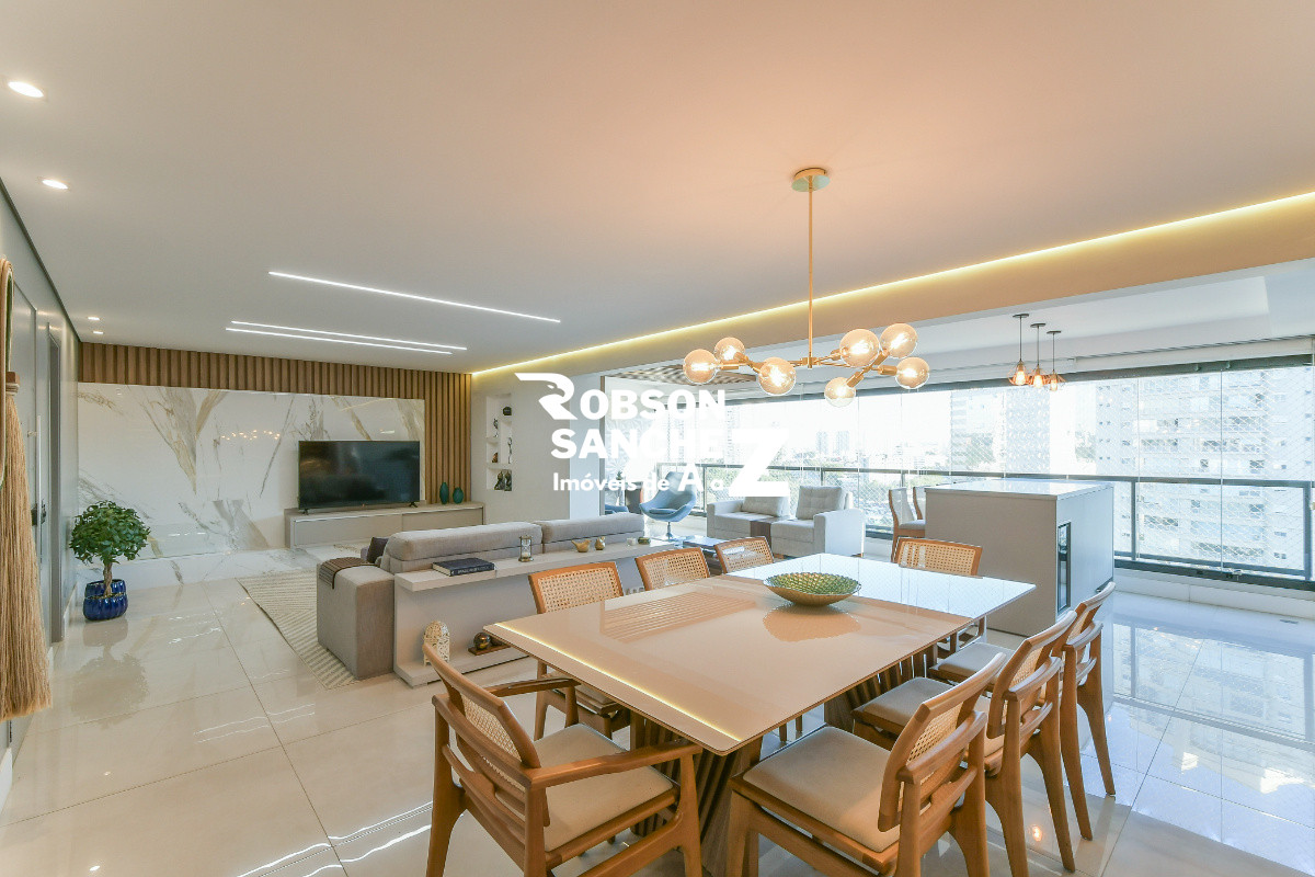 Apartamento á Venda com 209m², 3 quartos sendo 3 suítes, 4 vagas.