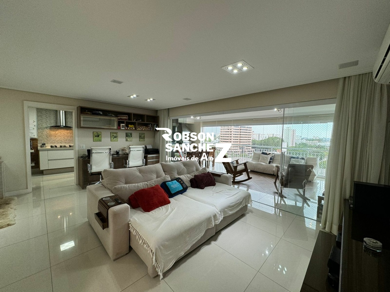 APARTAMENTO COM 160 M² COM 3 SUÍTES - VARANDA GOURMET - 2 VAGAS.