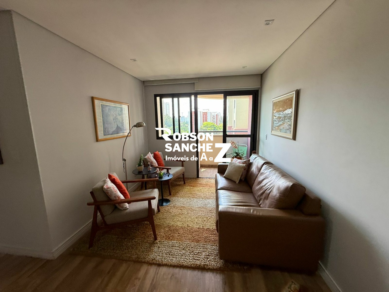 Apartamento a venda 70m² reformado,3 dorms sendo 1suíte, 2vagas, 1 coberta