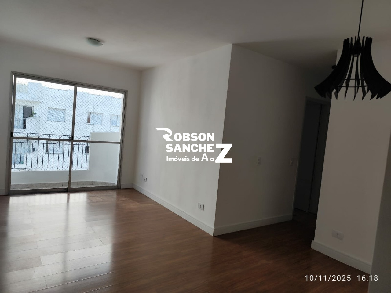 Apartamento com armários embutidos, lazer completo, vaga livre no subsolo, excelente localização.