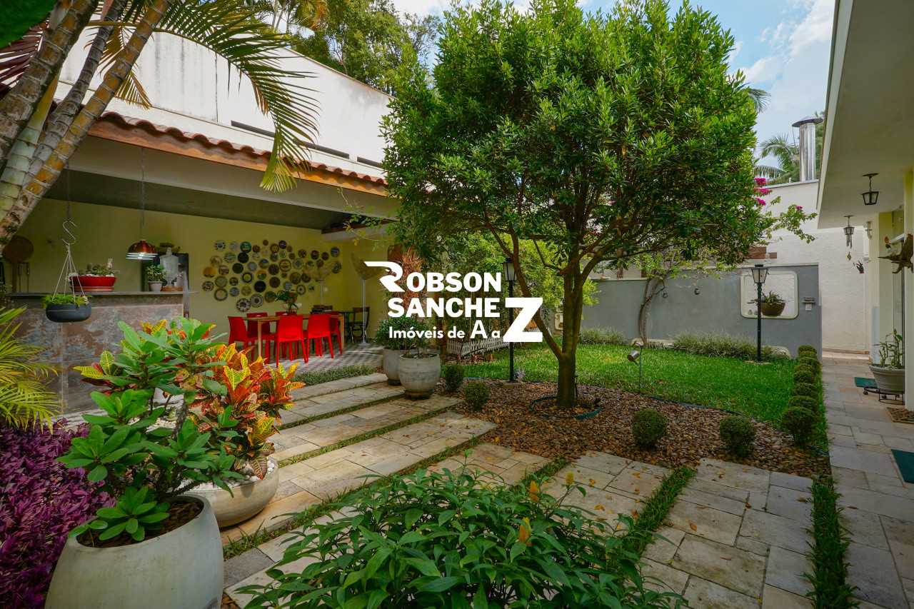 Casa à venda em Jardim Marajoara com 560m² de terreno ,4 dormitórios ,sendo 2 suítes