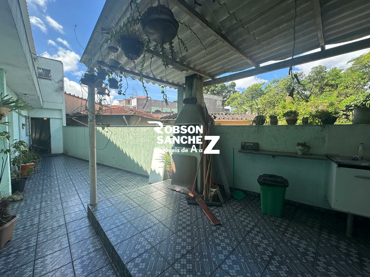 SOBRADO À VENDA | REGIÃO DO JD. MARAJOARA | COM 04 DORMITÓRIOS, 01 SUÍTE, 02 VAGAS E ÁREA DE 100M².