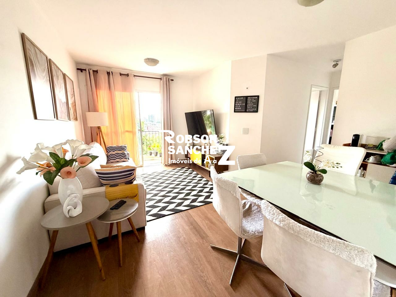 Apartamento à venda 2 quartos sendo 1 suíte e 1 vaga - Vila Santa Catarina.